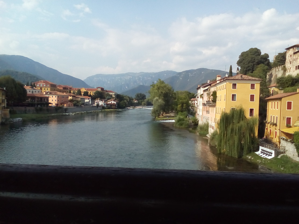 Bassano del Grappa - vedere de pe   Ponte degli Alpini.jpg